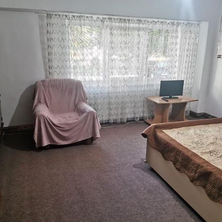 Ferienwohnung Garsoniera Craiova Exterior foto