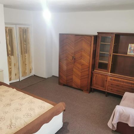 Ferienwohnung Garsoniera Craiova Exterior foto
