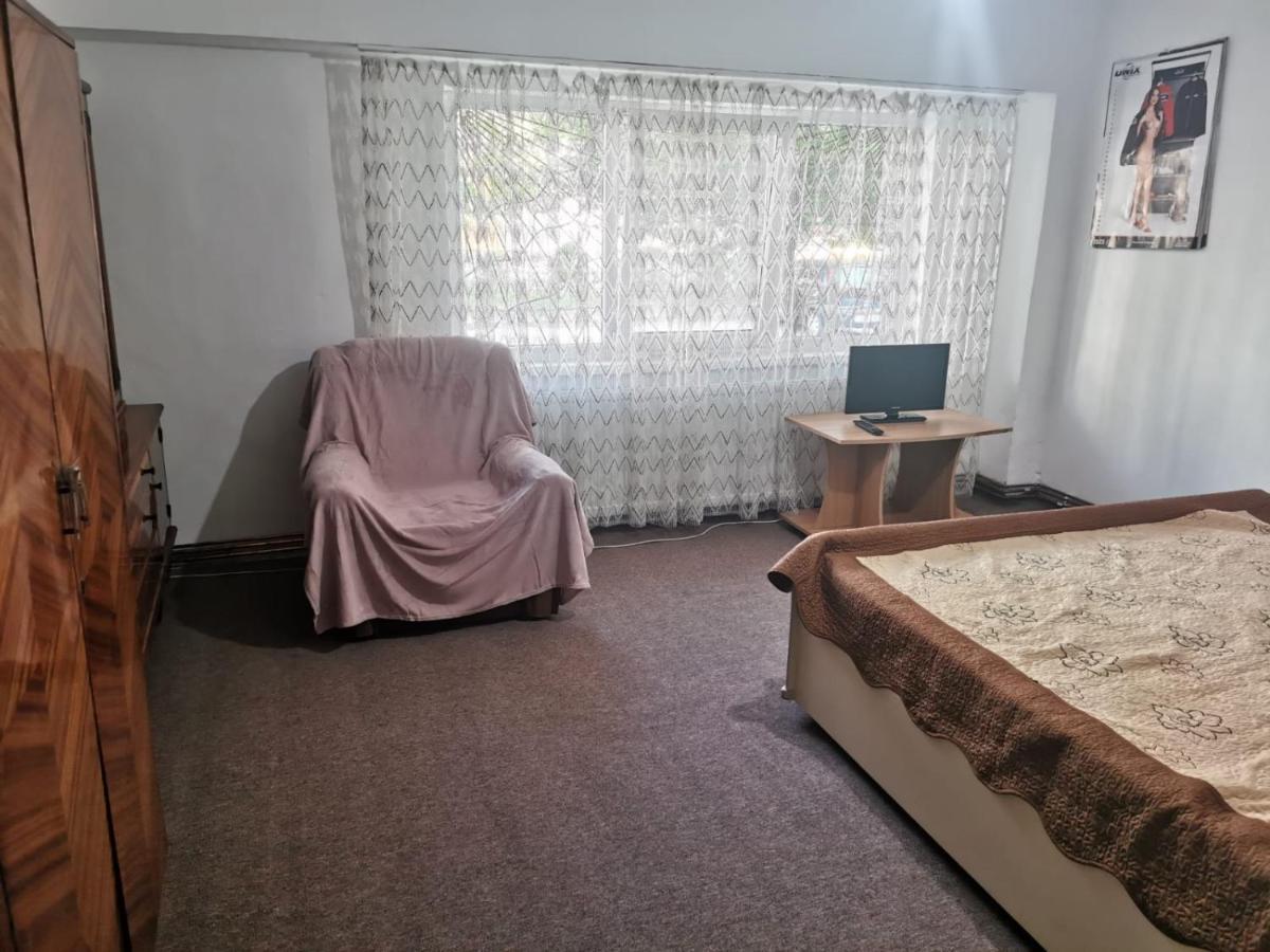 Ferienwohnung Garsoniera Craiova Exterior foto